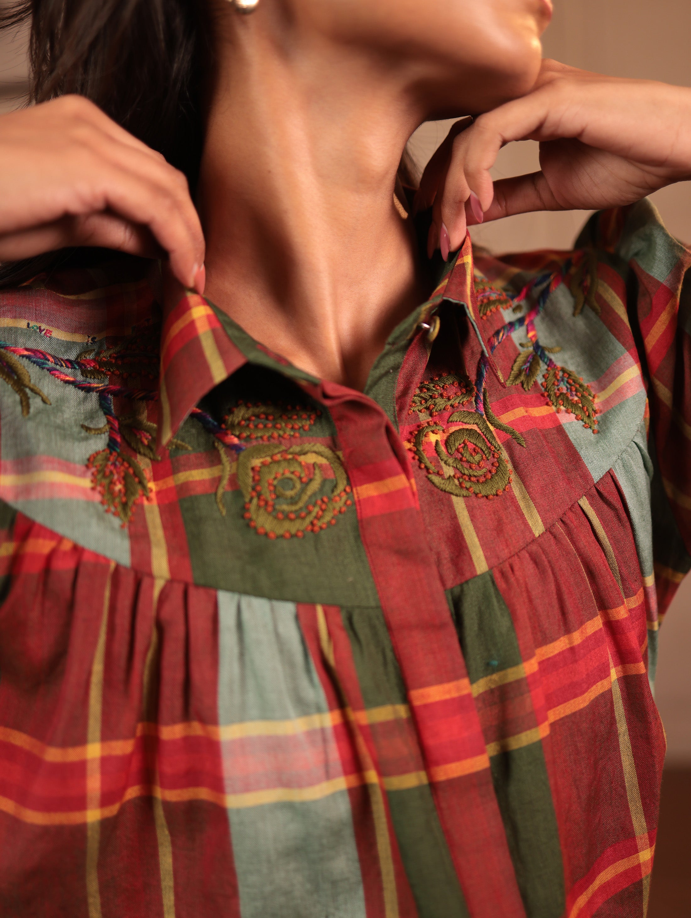 BIANKA BLOUSE WITH GLOW ROSE EMBROIDERY In CO/SILK