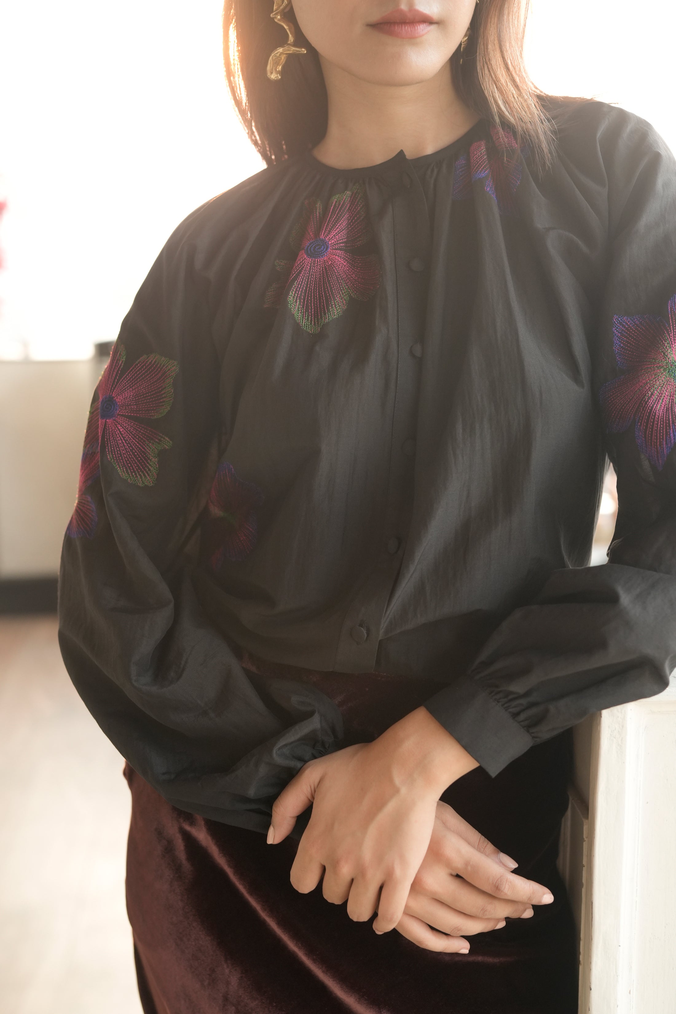 MIPA BLOUSE WITH FLOWER EMBROIDERY