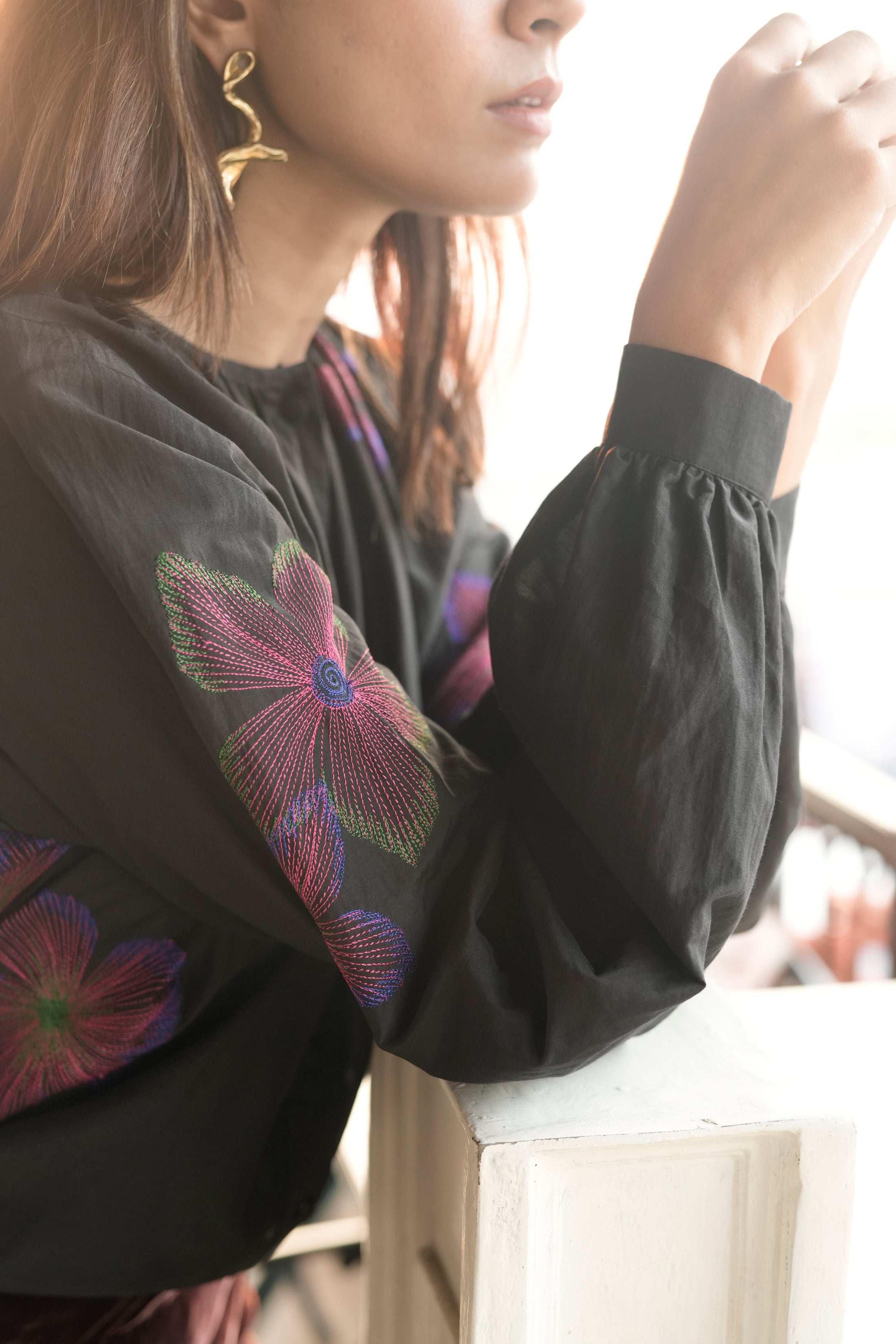 MIPA BLOUSE WITH FLOWER EMBROIDERY
