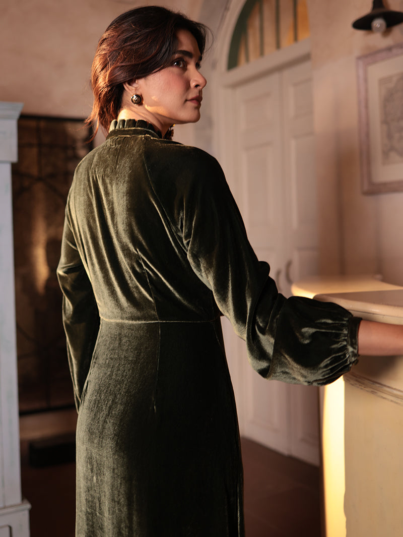 VEENA LONG DRESS IN SILK VELVET  HAND EMBROIDERERD NECKLINE