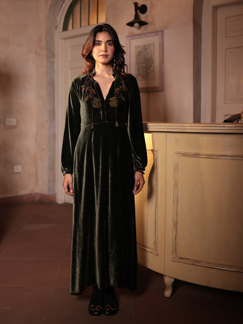 VEENA LONG DRESS IN SILK VELVET  HAND EMBROIDERERD NECKLINE