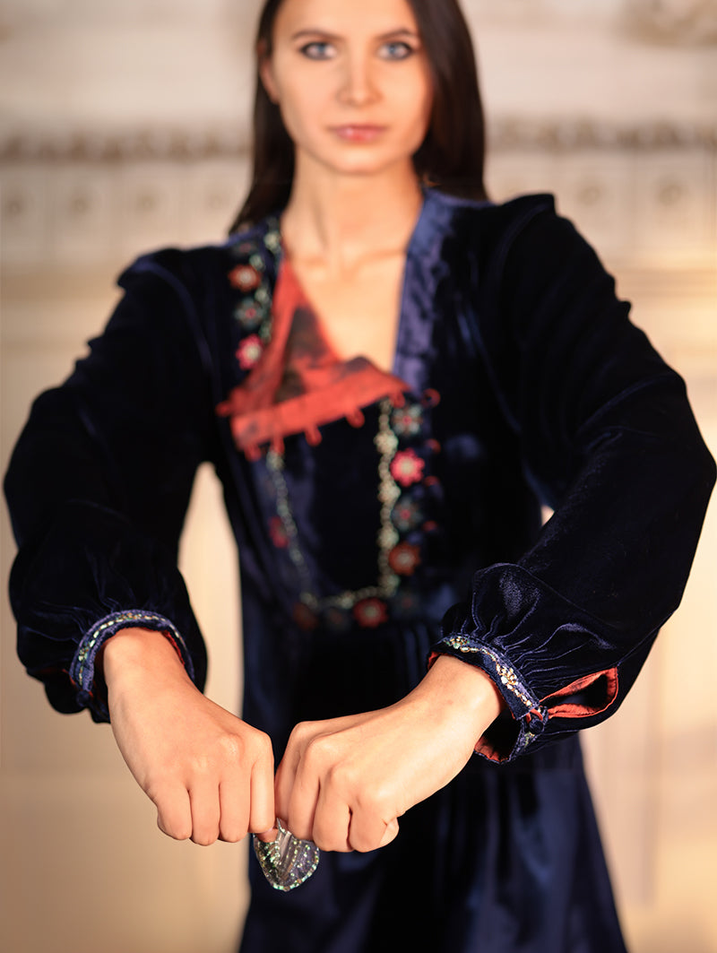 BEATRIX BLOUSE WITH BAHAR EMBROIDERY IN SILK VELVET.