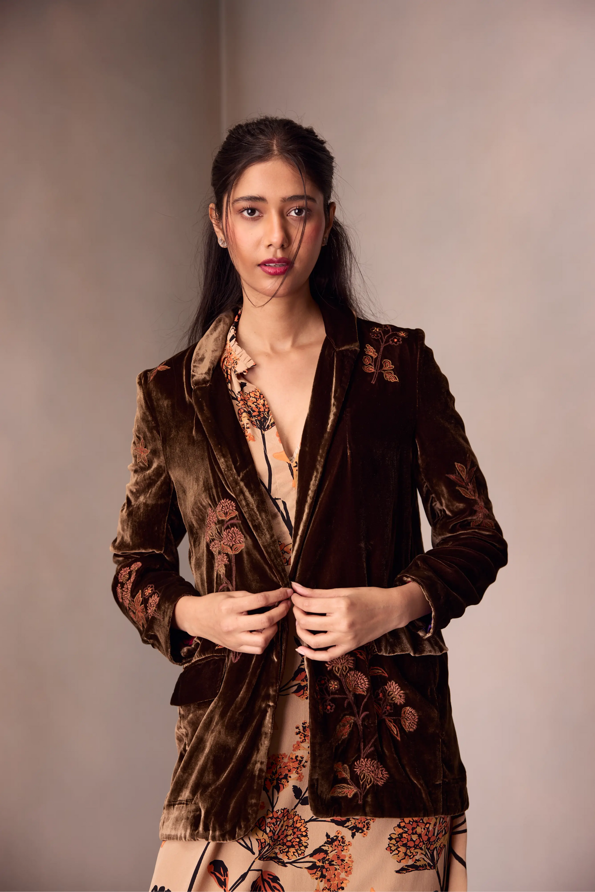 Jasmine Blazer With Foliage Embroidery In Silk Velvet