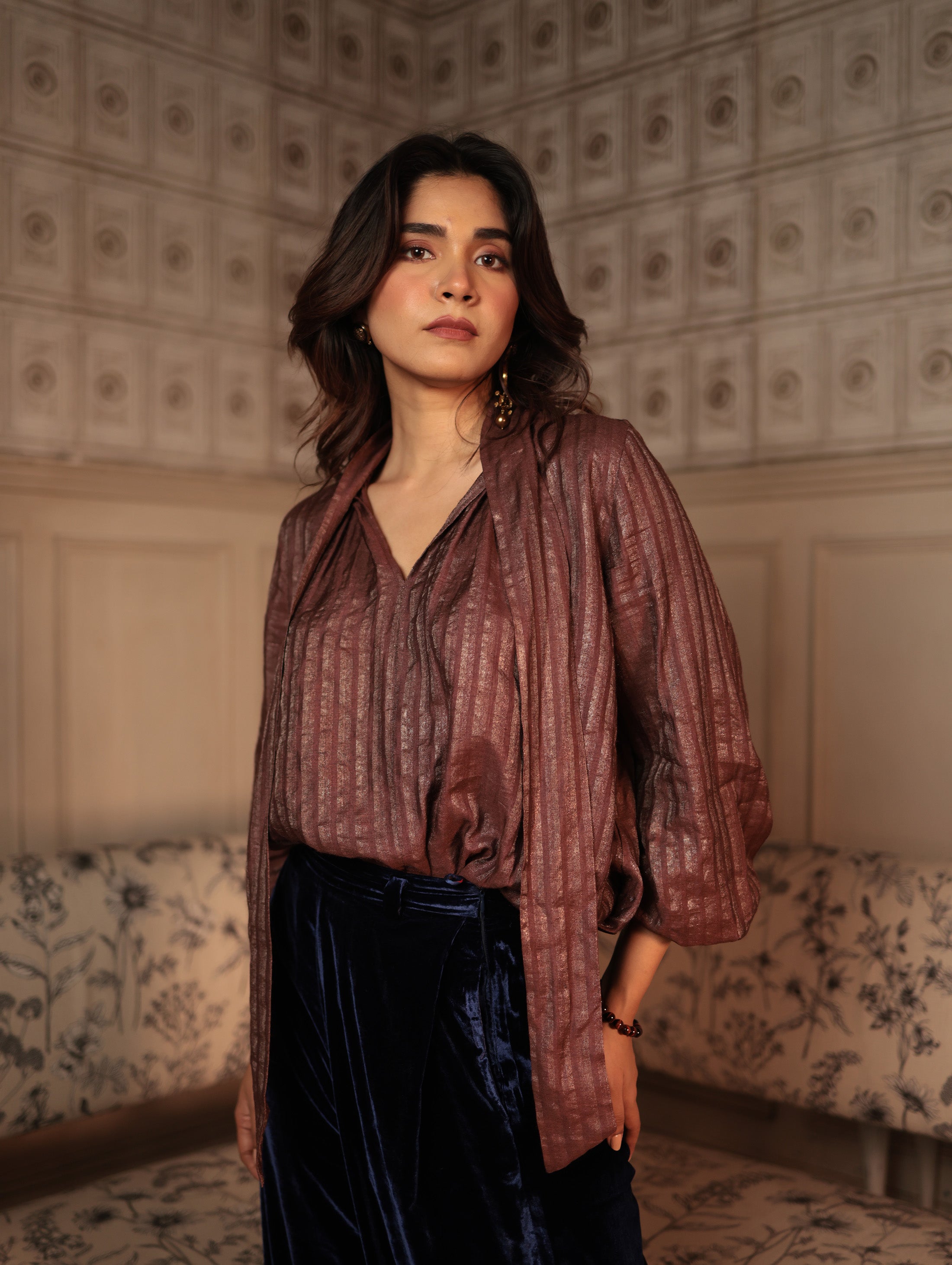 TIE BLOUSE SILK ON HAND-WOVEN FABRICS