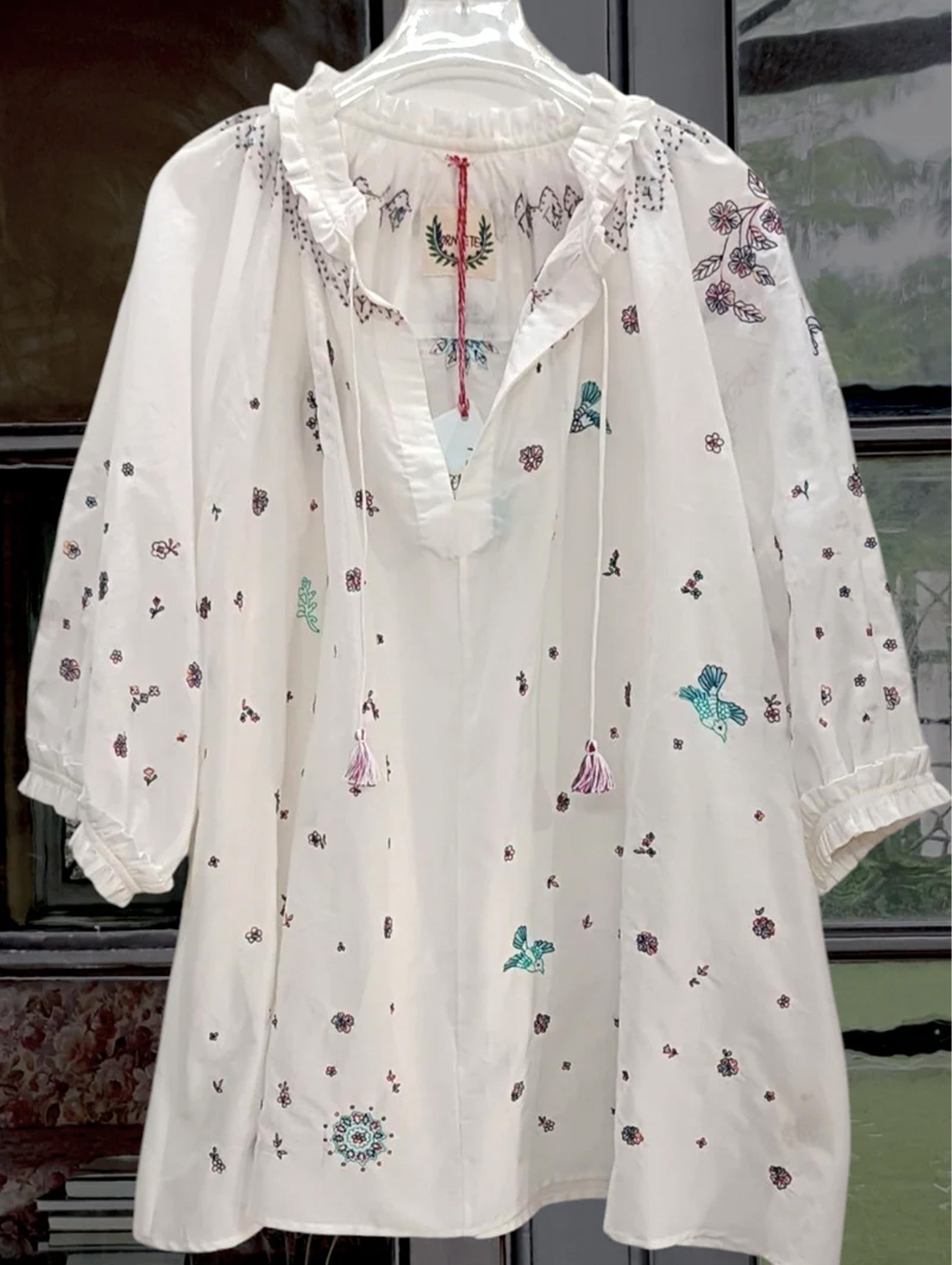 TULIP BLOUSE WITH BIRD EMBROIDERY