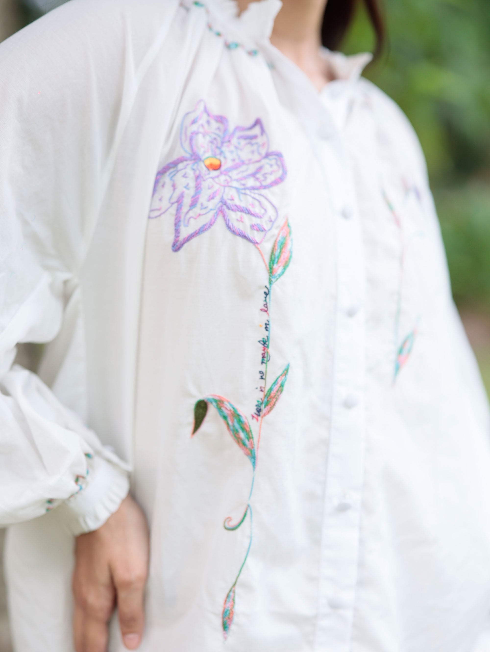 LEKHA BLOUSE WITH QUOTES EMBROIDERY