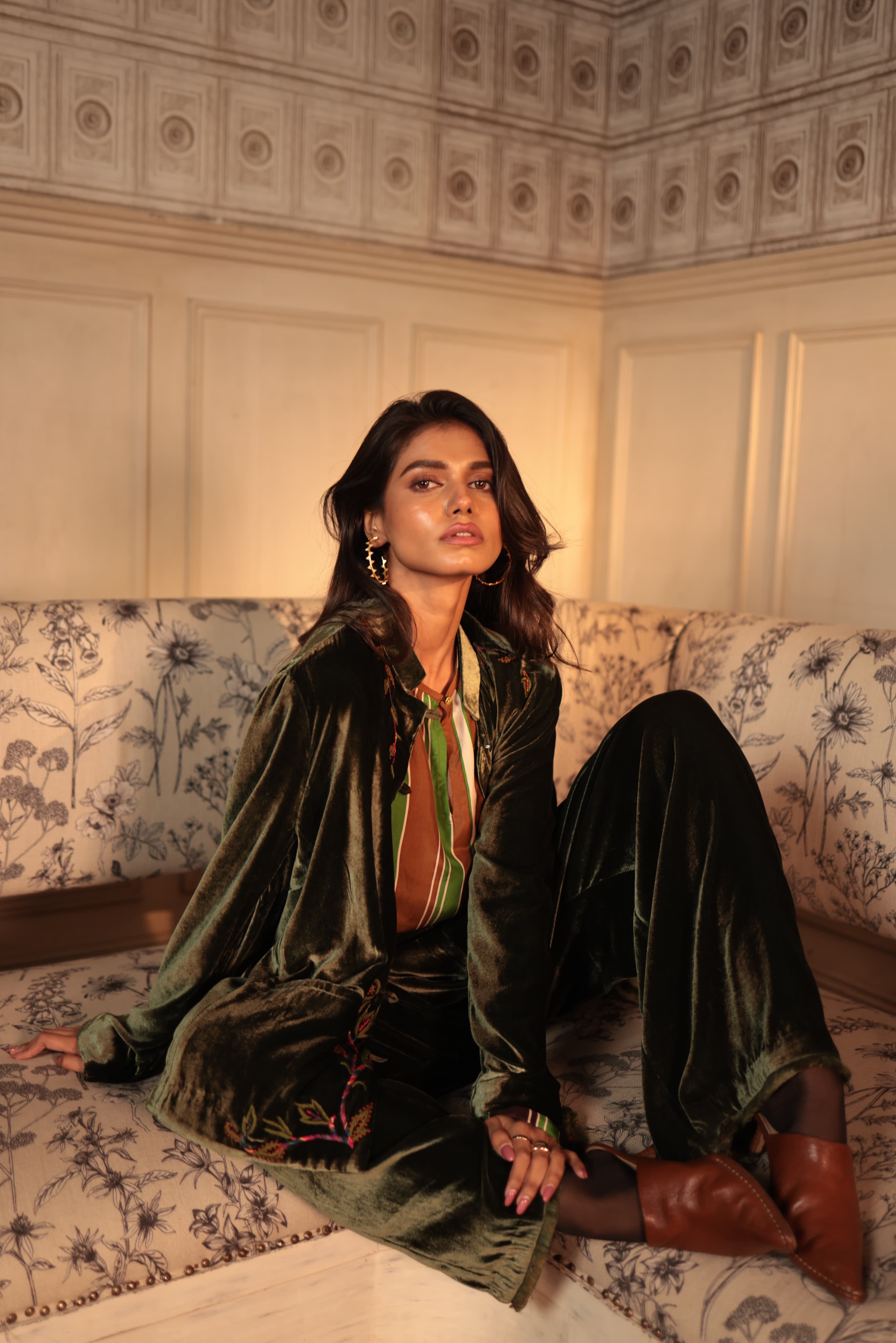 SAMEERA JACKET ROSE EMBROIDERY IN SILK VELVET